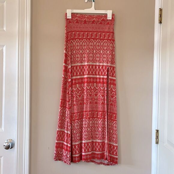 Womens’ Charlotte Russe Flowing Lightweight Skirt Size S - Picture 1 of 6